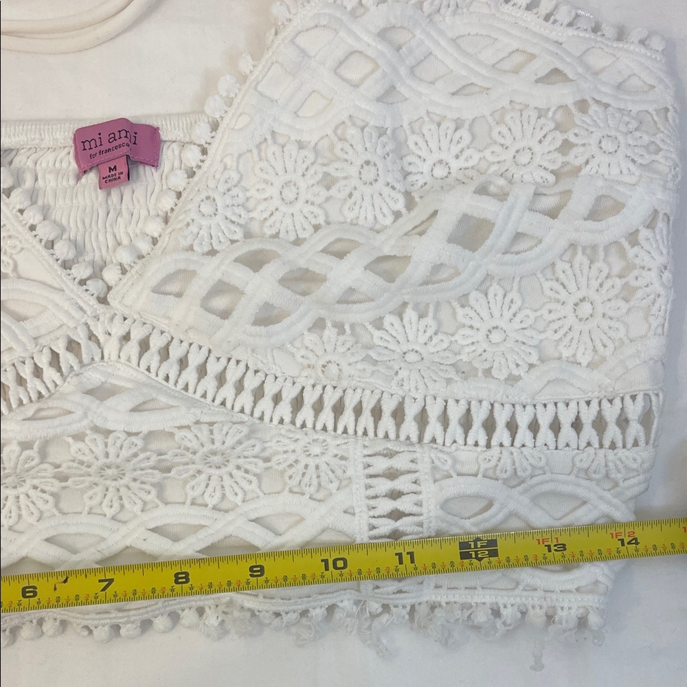 Francesca's mi ami White Lace Crop Top Size Medium - Picture 9 of 9